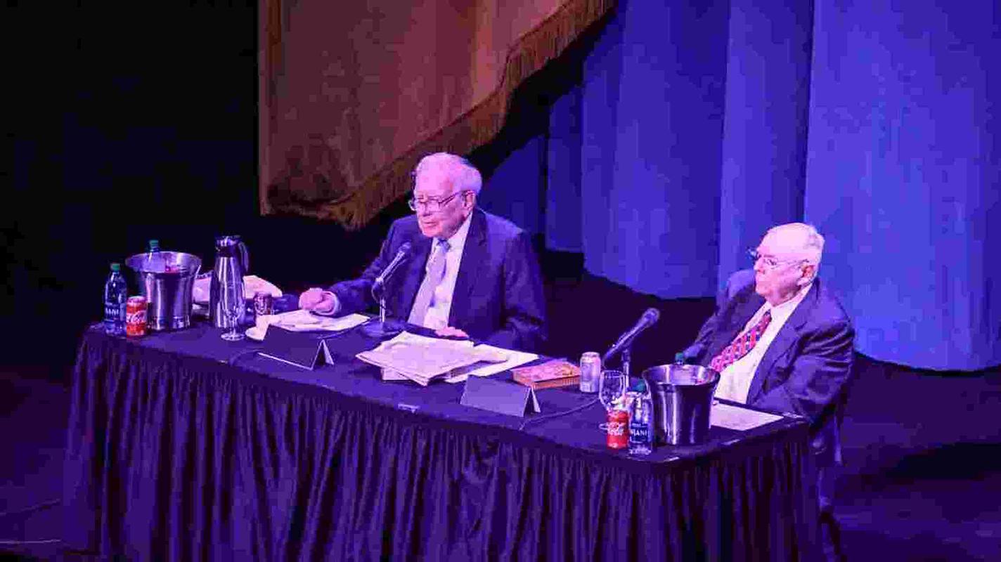 2021年伯克希尔哈撒韦股东大会_巴菲特芒格股东大会金句_巴菲特说过的理财名言