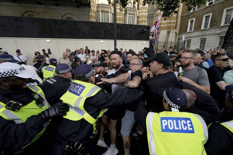 地方议会服务削减_英国地方政府财务危机_英国地方政府