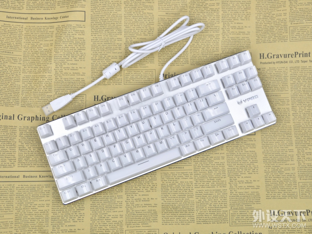 雷柏v500s冰晶版怎么样_雷柏V500 RGB冰晶版红轴机械键盘评测_雷柏V500 RGB冰晶版幻彩背光机械键盘