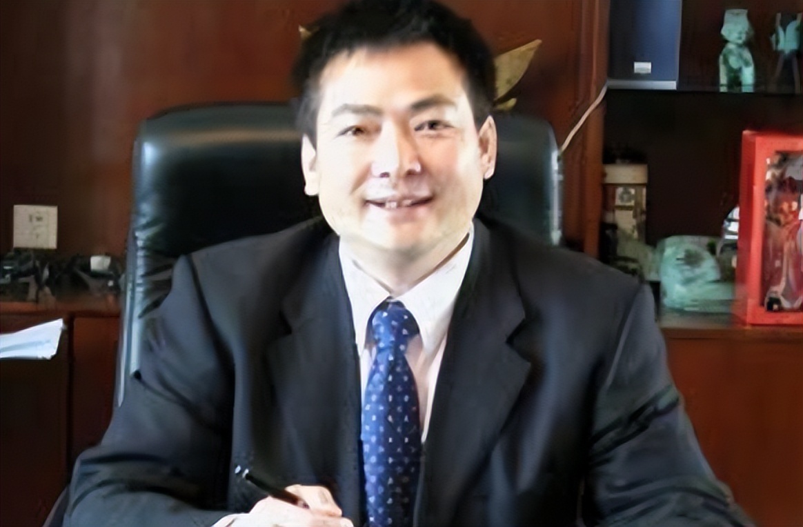 谭鱼头创始人谭长安发家史_成都谭鱼头投资股份有限公司_谭鱼头火锅店发展历程