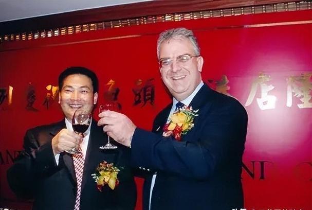 谭鱼头创始人谭长安负债_成都谭鱼头投资股份有限公司_谭长安餐饮帝国失败原因